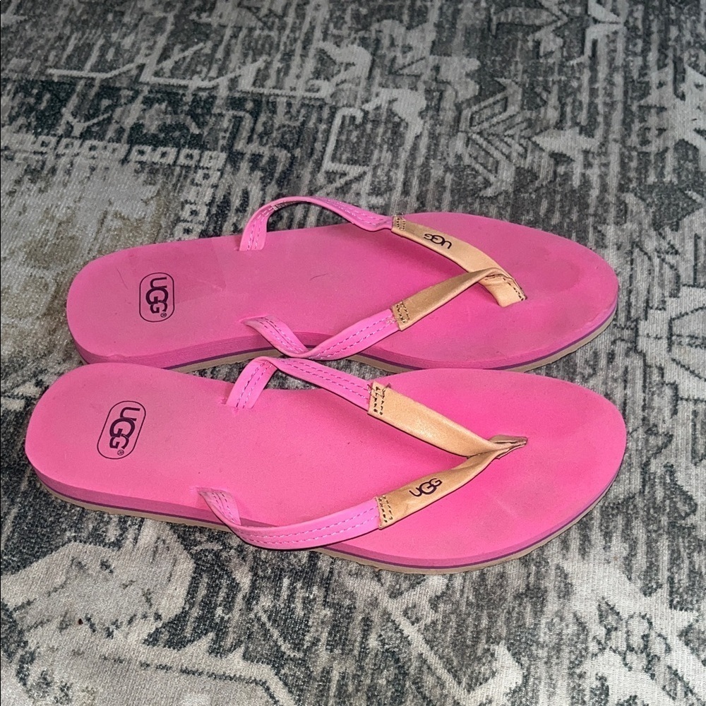 UGG Women's Sandals in Pink and tan size 6